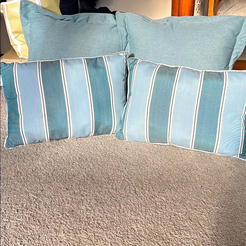 Calvin Klein Pillow Set (4)